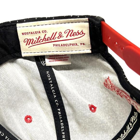 Chicago Bulls Mitchell and Ness Snapback Hat Rare Dotted Pattern All Over - Picture 10 of 12
